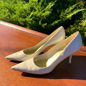 BCBG pump heels. Size 10. Cream leather.